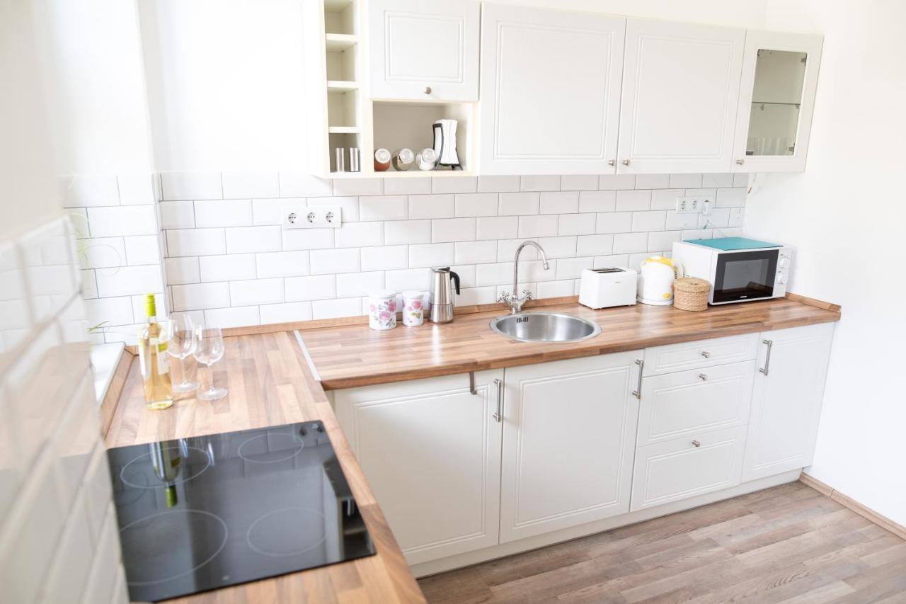 N28 Condo Apartment Next To Andrassy. Будапеща Екстериор снимка